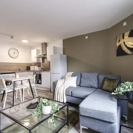 1br Centre Apt, Self Check In, Wifi, By Derbnb *